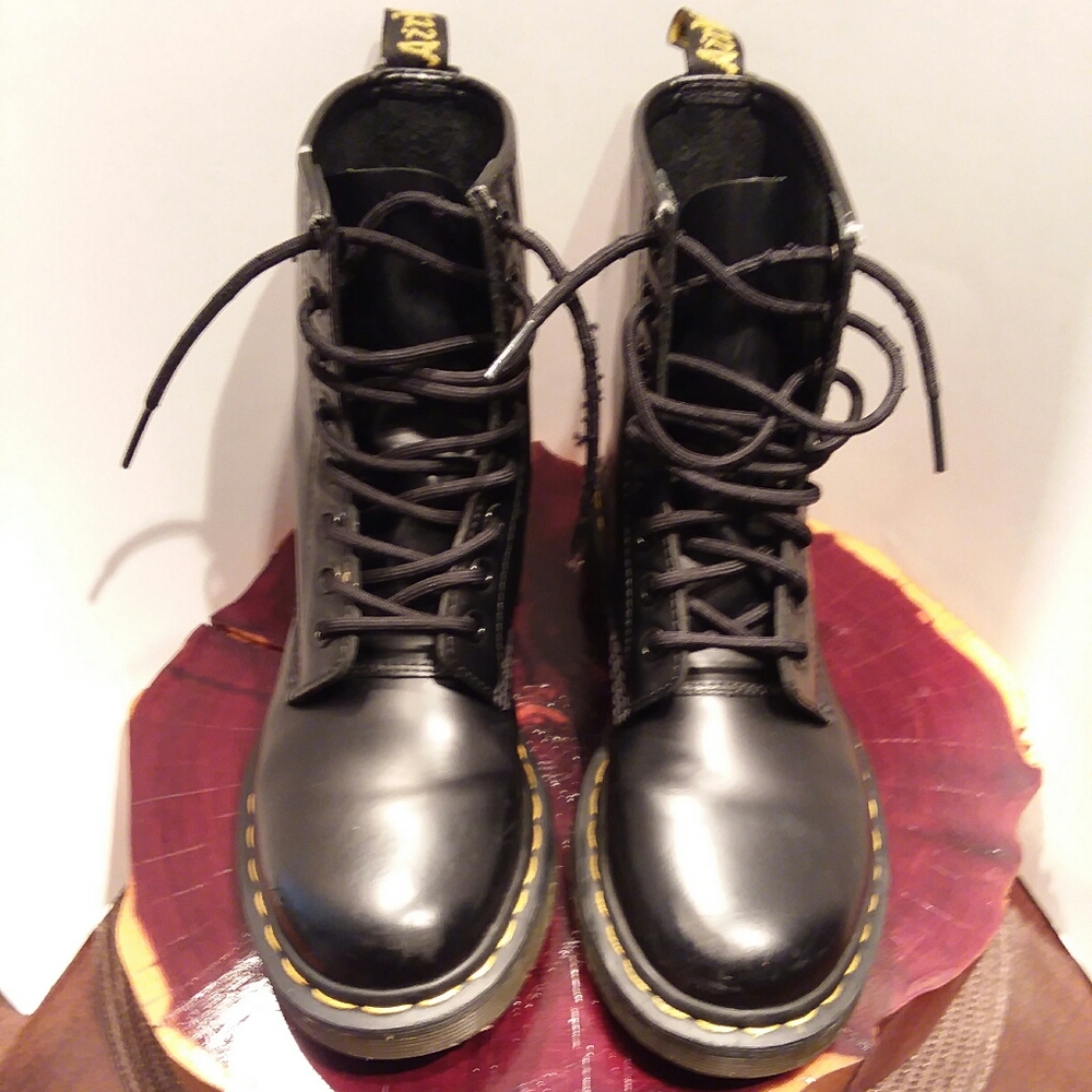 Dr. Martens Womens 1460 Black Leather Boots Size6